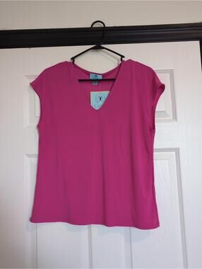 Small NWT pink fuschia stretchy blouse